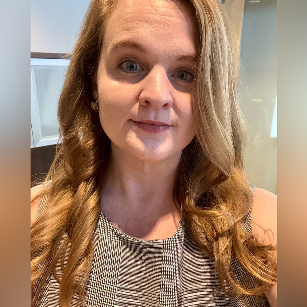 Meet your Posher, Laura